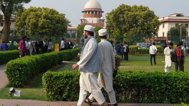 Waqf Amendment Act SC Hearing: वक्फ बोर्ड पर सुप्रीम कोर्ट में सुनवाई, जानें पल-पल अपडेट