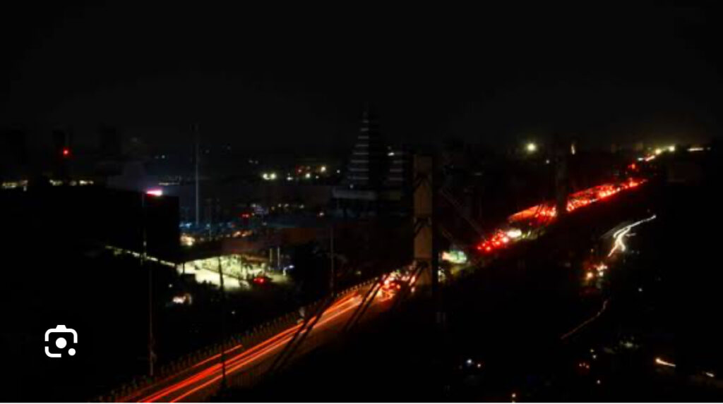 राजधानी समेत 19 जिलों में मॉकड्रिल के बाद ब्लैक आउटलखनऊ।