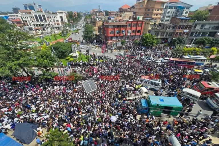 नेपाल में 13,500 कैदी फरार, अब तक 30 लोगों की मौत